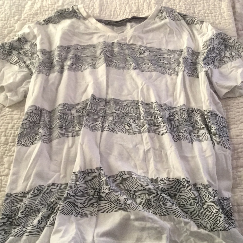 Old Navy Tee shirt